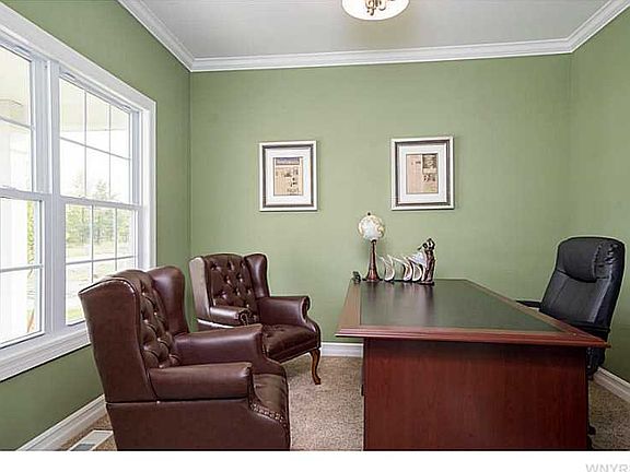 3rd image of 46 Worthington Ln