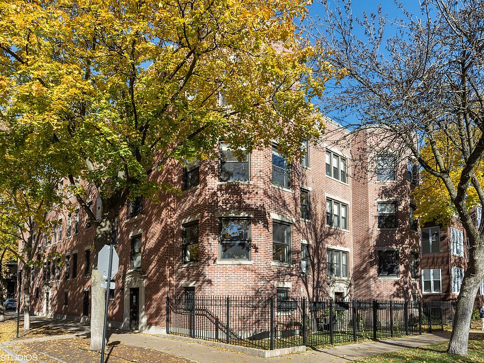 1st image of 3535 N Lakewood Ave #2