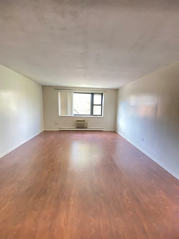 2 bed, 1.0 bath, 714 sqft, $2,600 — Photo 4