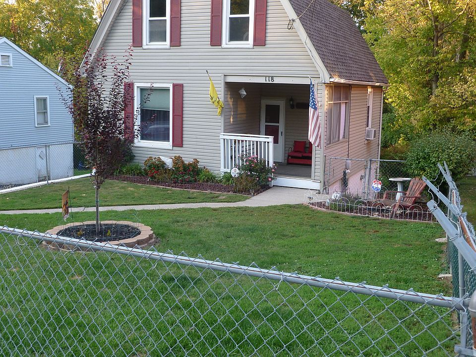 1st image of 118 Grand Ave