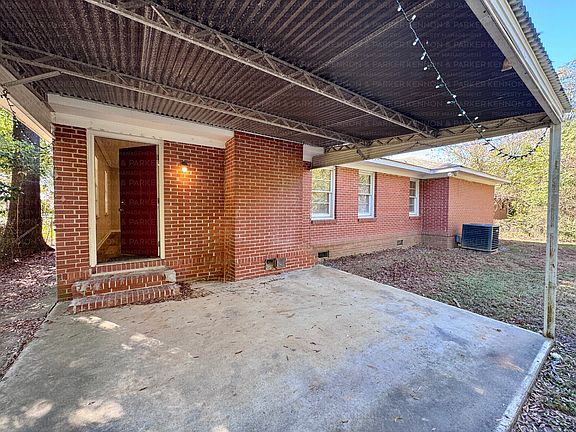 2835 Hawthorne Dr