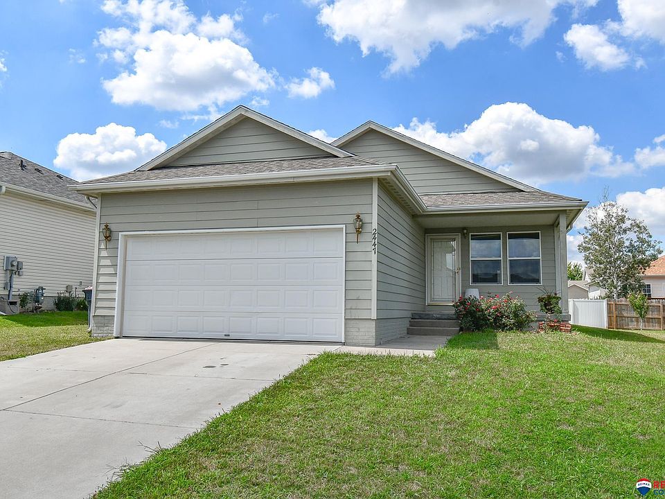 1st image of 2447 NW 44th St