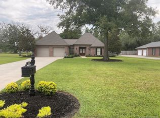 1138 Ms Daisys Dr, Sulphur, LA 70665