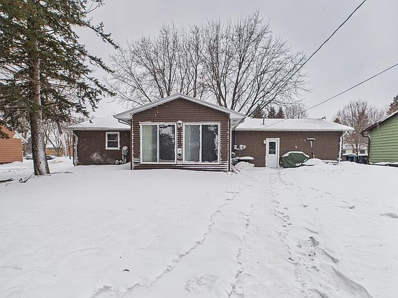 2nd image of 1118 Park Ln