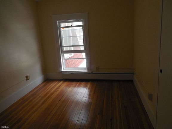Bedroom with 2 closets