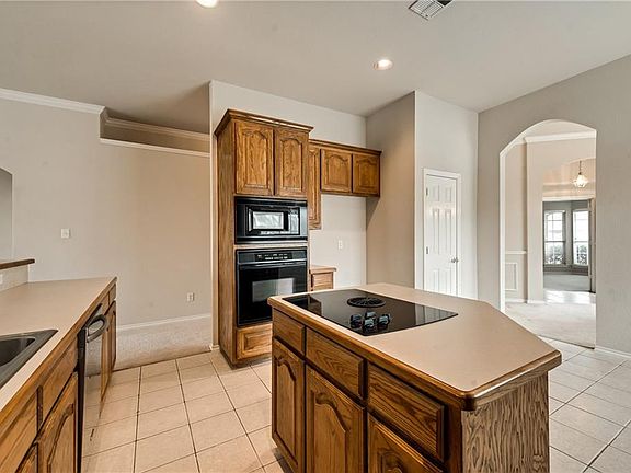 5th image of 10601 Melrose Ln