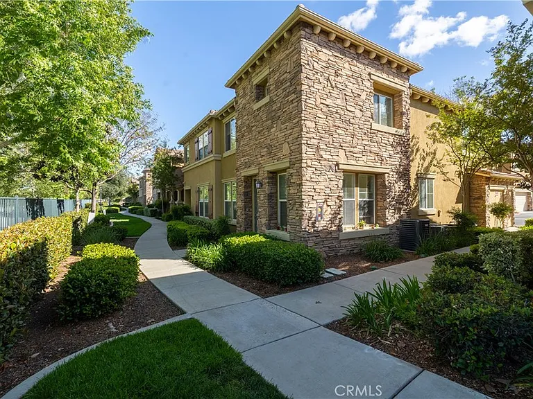 30505 Canyon Hills Dr — Photo 34