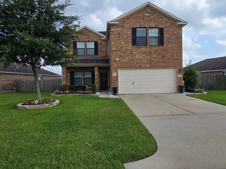 10111 Bitternut Hickory Ln