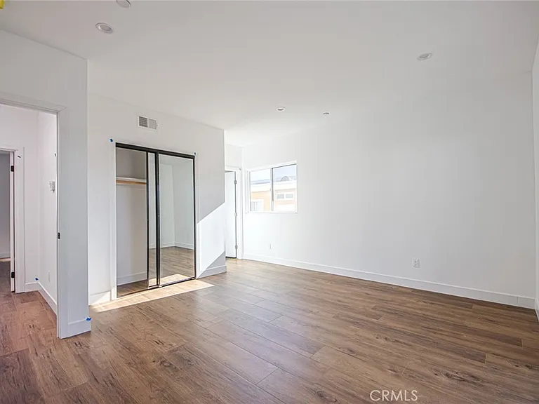 6425 Troost Ave #1/2 — Photo 19