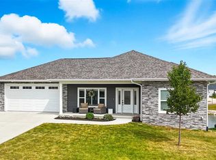 600 Majestic Oak Rdg, Solon, IA 52333
