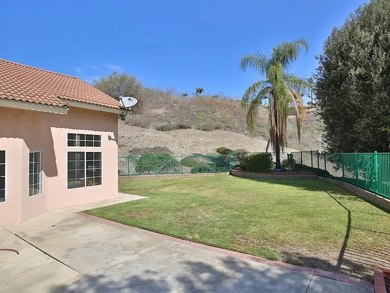 2302 Calle Petula — Photo 4