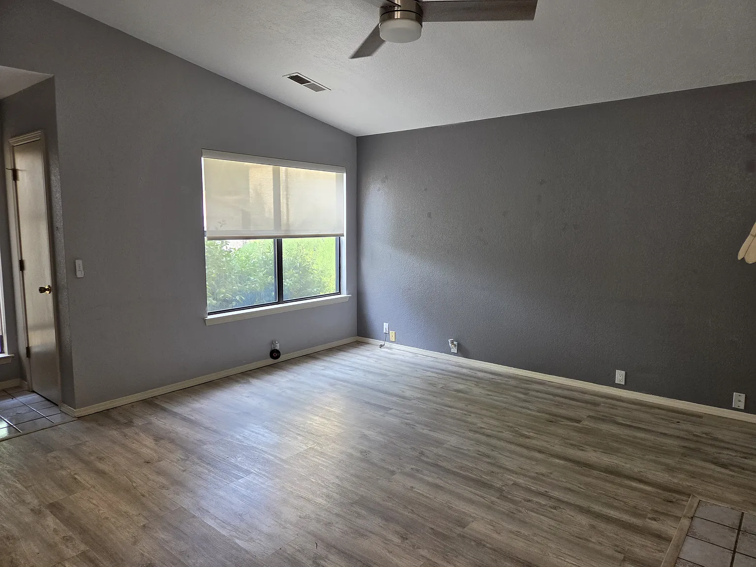 3 bed, 1156 sqft, $2,200 — Photo 4