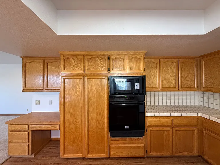 1470 Mercer Ct — Photo 24