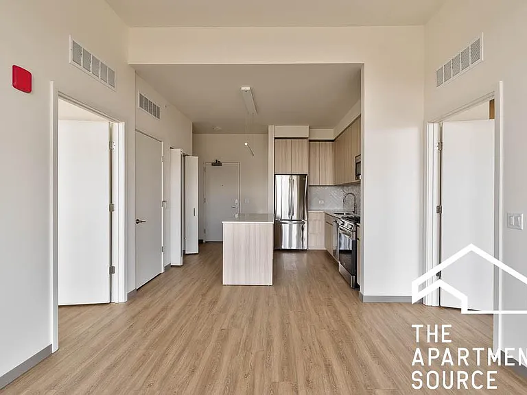 513 S Damen Ave — Photo 12