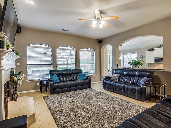 5th image of 9716 Barksdale Dr