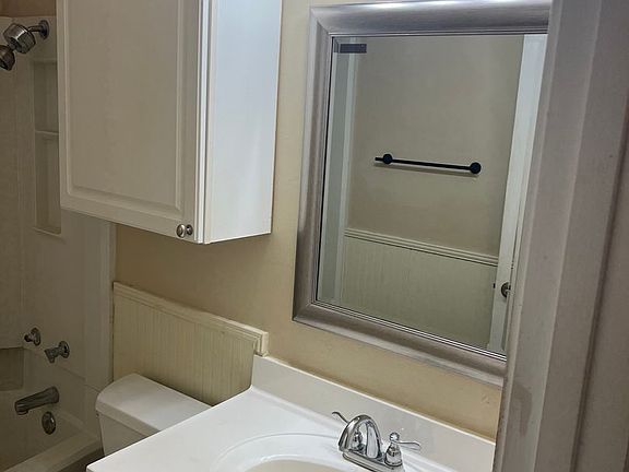 4th image of 120 N Morgan Ave #5