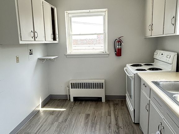 2nd image of 2221 1st Ave #B