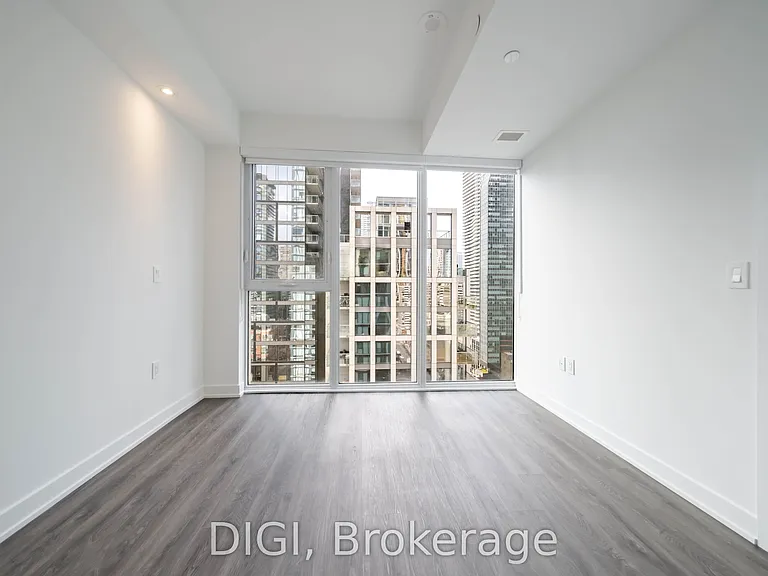 8 Gloucester St #2002 — Photo 16
