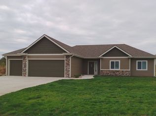 17311 Driftwood Bend, Wamego, KS 66547