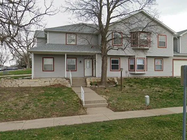 1114 Peace St, Pella, IA