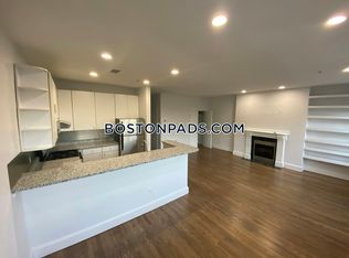 140 Boylston St APT 3, Boston, MA 02116