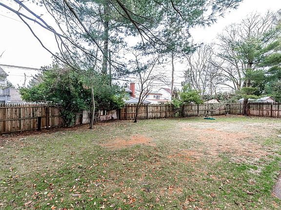 3rd image of 37 Bunker Ln