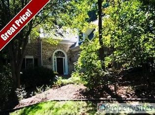 3301 Parting Brook Ct, Charlotte, NC 28210