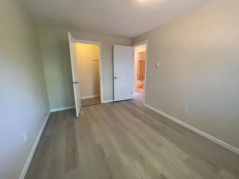 Skandi Villa in Edmonds | Boutique Apartments with Modern Touches | 1 MONTH FREE! — Photo 24