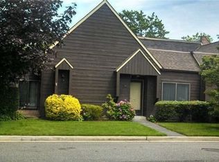 26 Southgate Cir, Massapequa Park, NY 11762