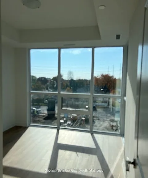 10 Meadowglen Pl #410 — Photo 1