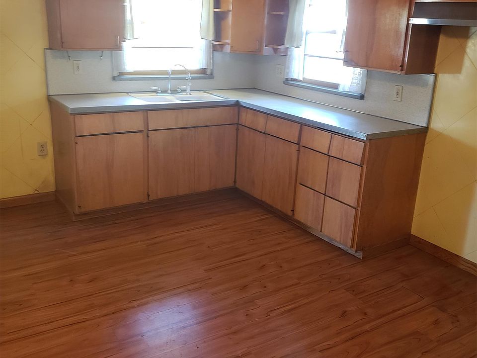 Large eat in kitchen and plenty of storage space