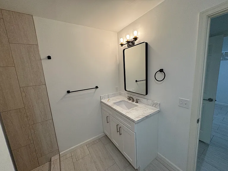 2062 E Orange St — Photo 12