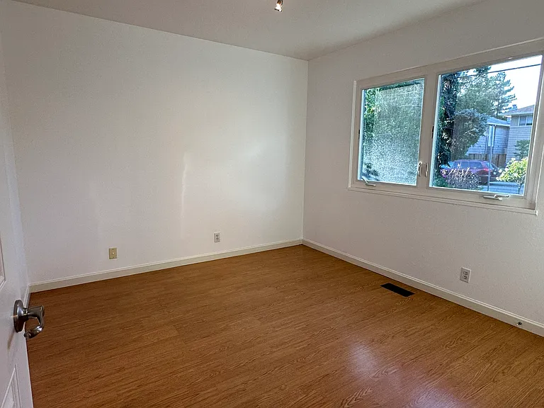 109 Sleeper Ave — Photo 8