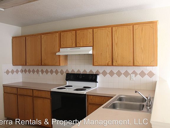5th image of 3400 Hereford Ln APT B