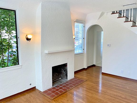 5th image of 7927 Oakwood Ave #A