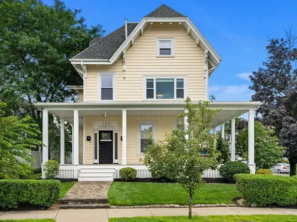 137 Green St #2, Melrose, MA 02176