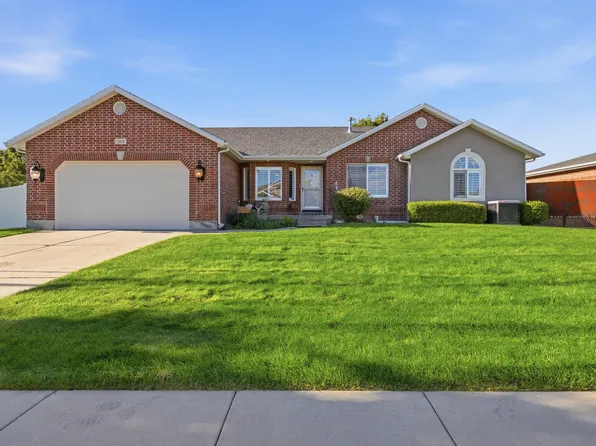 3215 W Cameron Ct, South Jordan, UT 84095