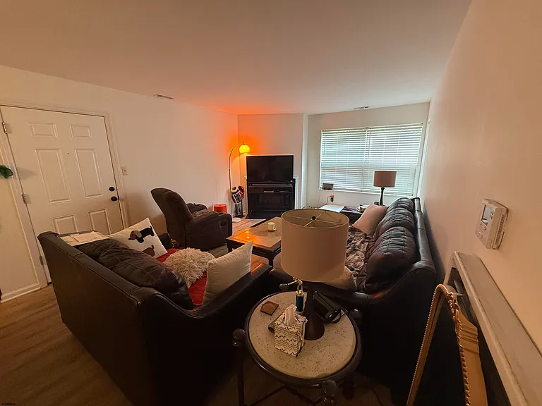 156 Driftwood Ct — Photo 5