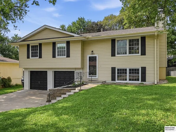 15223 Westchester Dr, Omaha, NE 68154