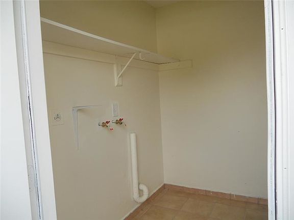 5th image of 213 Grand Canal Dr