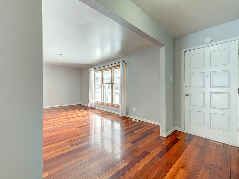 15481 Duxbury Way — Photo 5