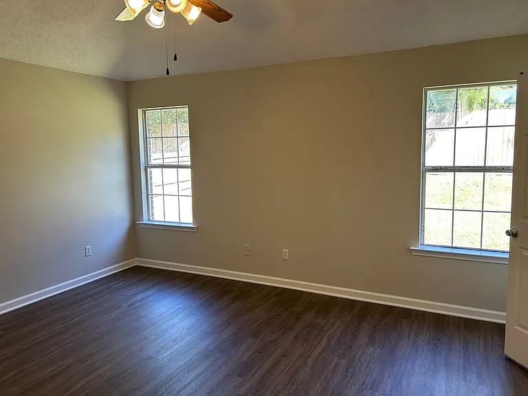 7668 Tally Ho Dr E — Photo 19