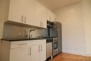 Rented by aptsandlofts.com