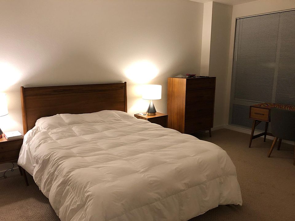 2nd image of 601 William St #522