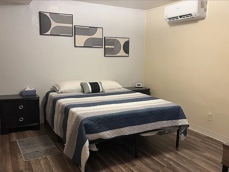 Quality & Updated 2 Bedroom Just Blocks to Pres. Hospital & & UNM — Photo 14
