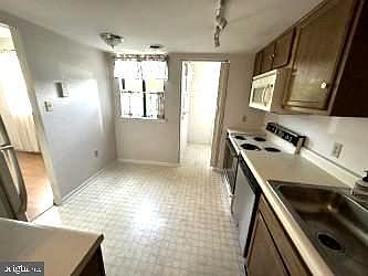4th image of 56 Holly Dr #3