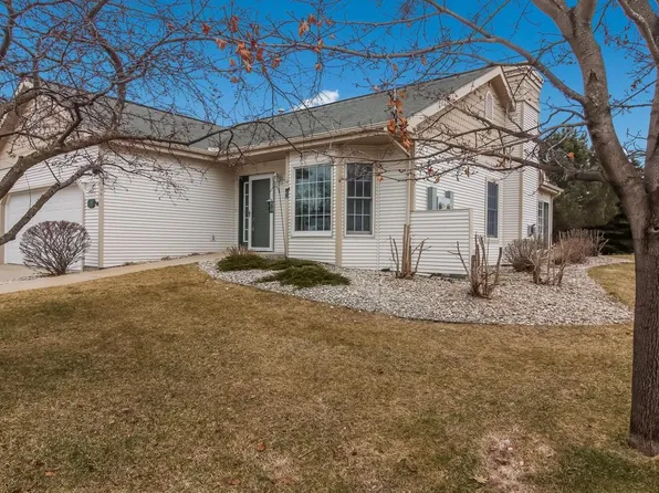 319 Golfview Ln, Elk Rapids, MI 49629