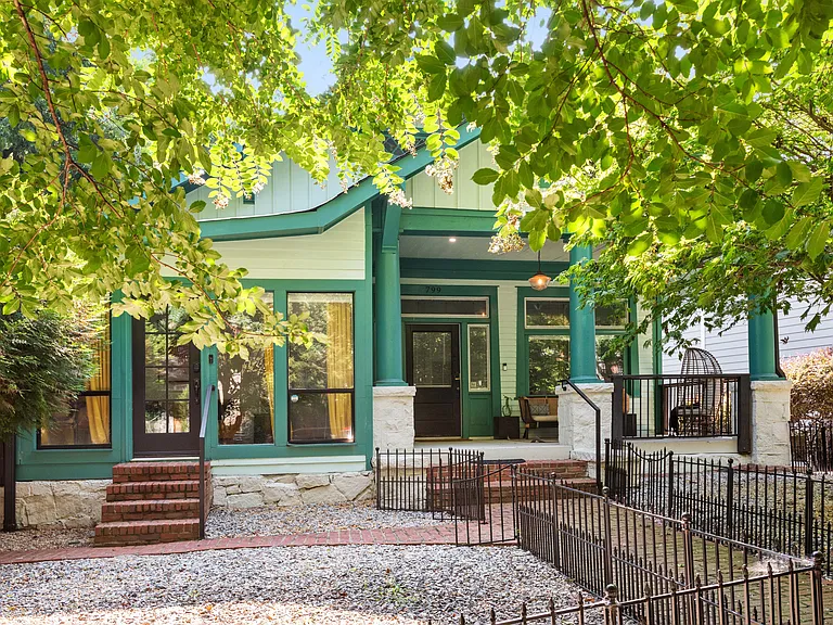 799 Charles Allen Dr NE #1 — Photo 44