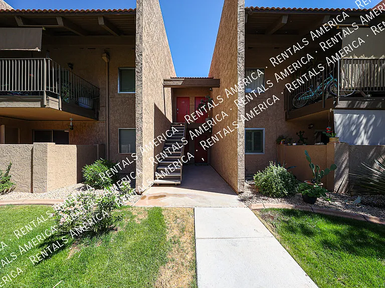 5525 E Thomas Rd #I3 — Photo 2