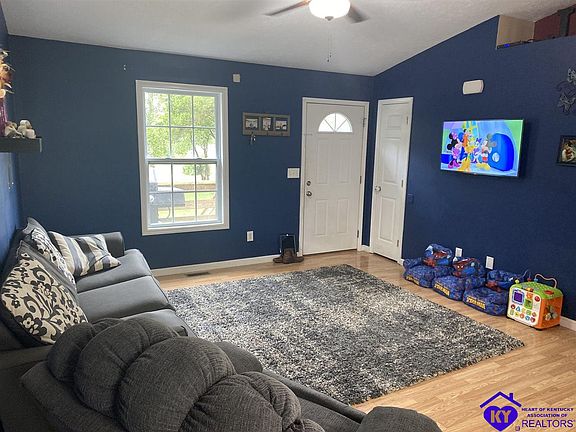 5th image of 410 Warren Dr